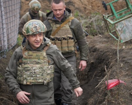 Зеленски: Русия привлича все повече войски в сраженията