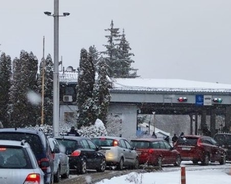 Адвокатът на българите, задържани на 