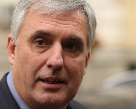 Ивайло Калфин: Еврозоната дава много възможности за икономиката