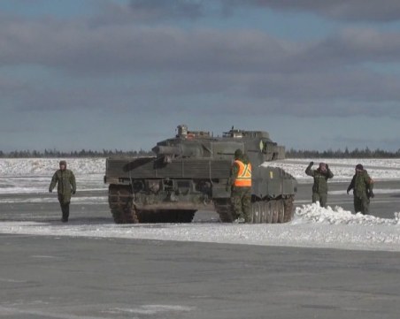 Нов ракетен обстрел в центъра на Харков, Канада изпрати първият танк 