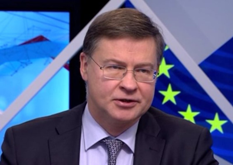 Зам.-шефът на ЕК за България: Извън еврозоната вие не чувствате ползите от еврото