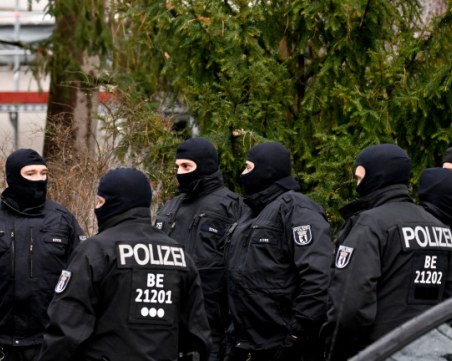 Арестуваха 48 души в Европа за продажба на наркотици през криптирана мрежа