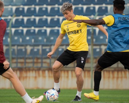 Ботев и TikTok звездата Михаил Прокопиев се разделиха