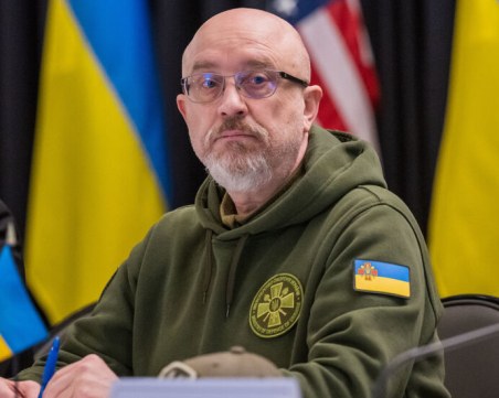 Министърът на отбраната на Украйна напуска поста си