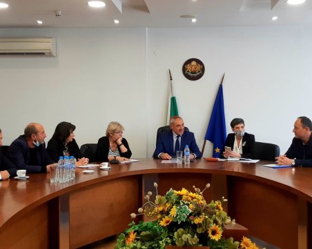 Удължават ли ваканцията на учениците в Пловдив?