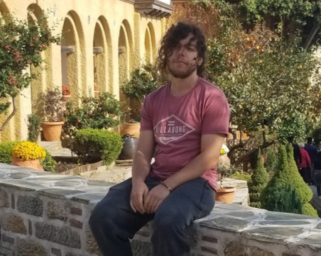 Виждали ли сте го? Млад мъж е в неизвестност от снощи СНИМКА