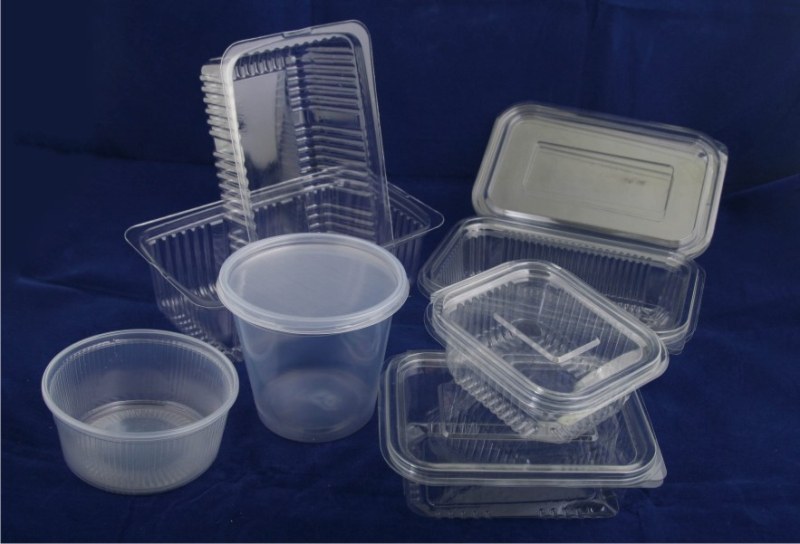 Задължителната продажба на еднократни пластмасови кутийки за храна от витрините