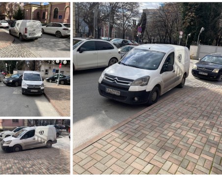Безумно паркиране в центъра! Служител на 