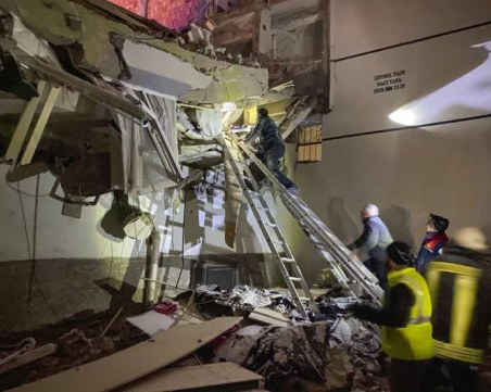 МВнР: Към момента не са открити двамата български граждани, издирвани след труса в Турция