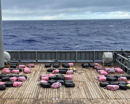 Полицията в Нова Зеландия откри 3,2 тона кокаин в океана