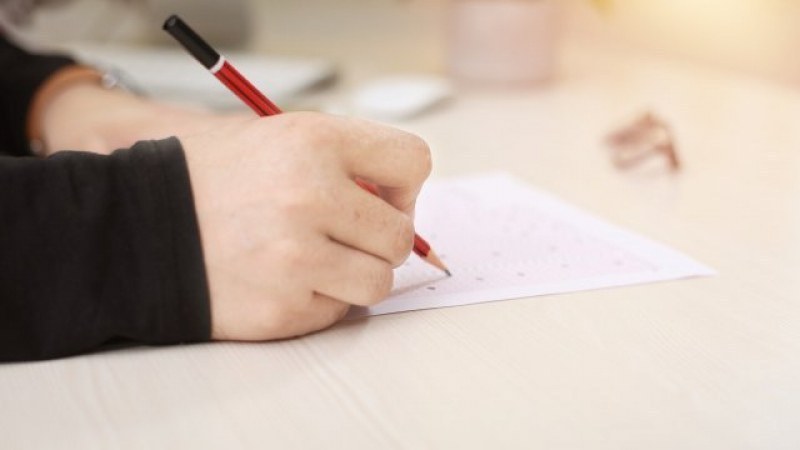 Матурите ще имат тежест при приема в 48 университета