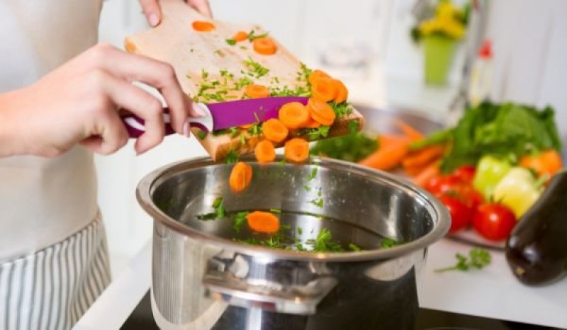 СЗО обяви кои грешки при приготвянето на храна могат да я направят токсична