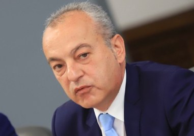 Със заповед на министър председателя Гълъб Донев са назначени трима заместник министри Това