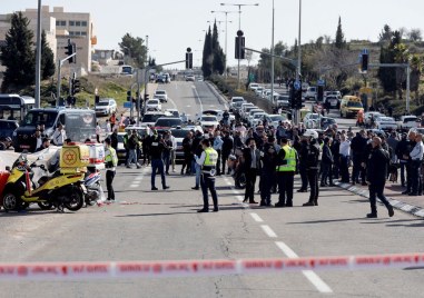 Нападател с автомобил прегази днес пешеходци в Източен Йерусалим като