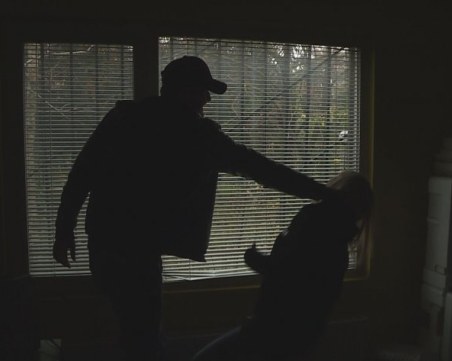 Криминално проявен преби жена си в Пловдив