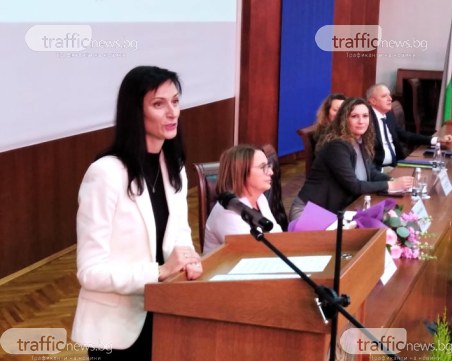 Мария Габриел от Пловдив: Нова програма за иновации обучава 600 стажанти в стартиращи дружества