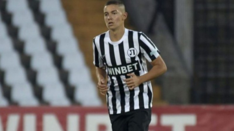 Локомотив (Пловдив) продаде 17-годишния си талант Иван Сулев на италианския