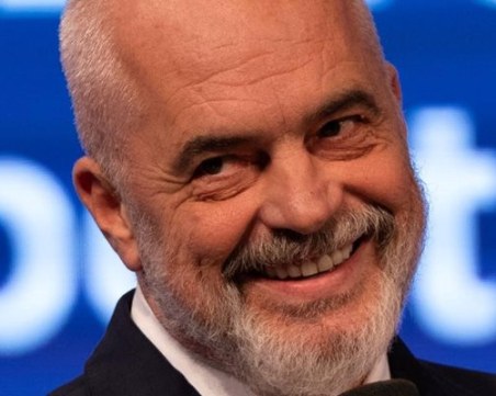 Албанската опозиция организира антиправителствен протест