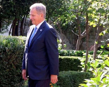 Финландският президент иска страната му и Швеция да влязат в НАТО до лятото