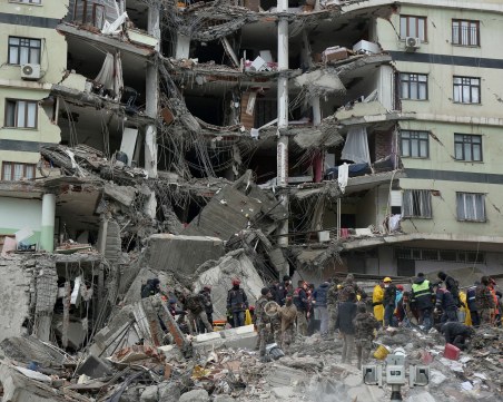 Над 24 000 са вече жертвите на трусовете в Турция и Сирия