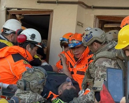 Откриват 7 пункта за дарения за Турция