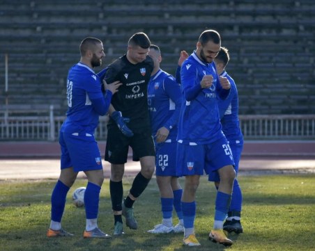 Спартак отстрани Гигант след драма с дузпи за Купата на АФЛ