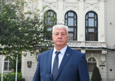 Ще се вдигнат ли заплатите на служителите в Община Пловдив