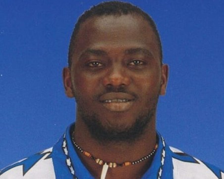 Локо близо до привличането на крило