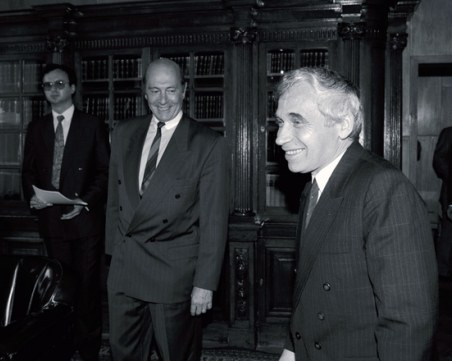 На този ден: Жельо Желев подписва договор за присъединяването на България към иницативата на НАТО 