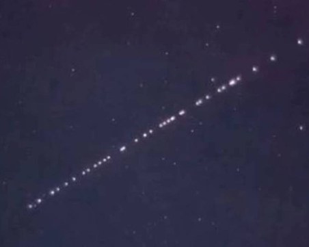 НЛО над Долна махала? Не! Сателитите на Мъск!