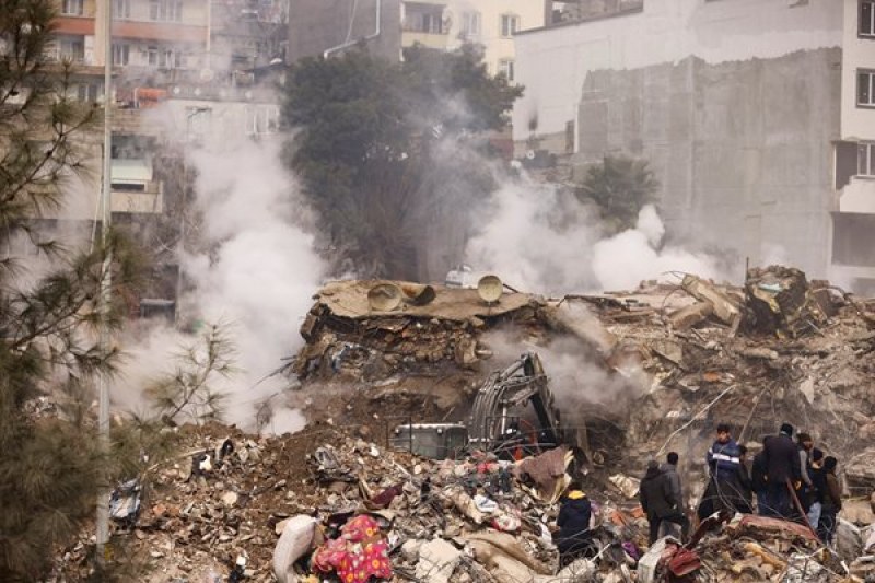 Най-тежкото земетресение в Турция от почти век насам е нанесло