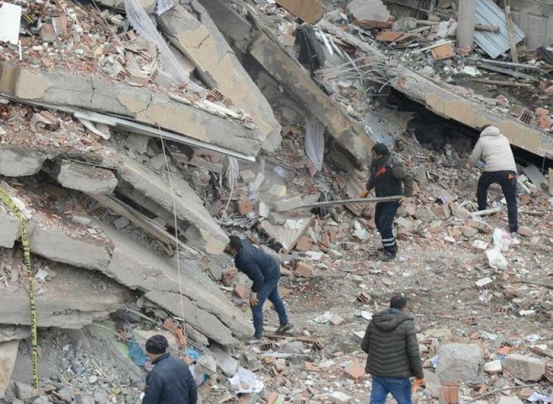 Задържаха десетки заради публикации за земетресението, сполетяло Турция