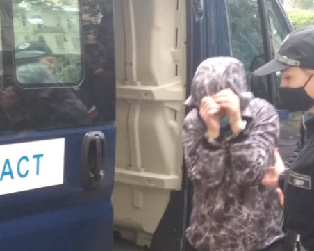 Едно от децата, изгорели при пожара във Варна, било мъртво от месец