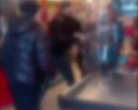 Граждани са задържали един от апашите в Тракия, изпочупили и витрината на магазин