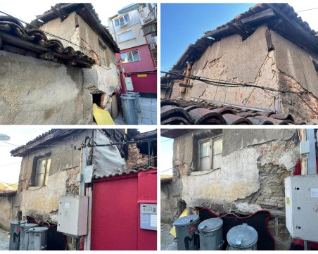 Изоставена къща в Пловдив се руши, отломките падат в дворовете на съседите