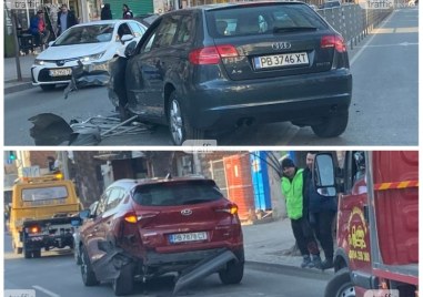 Четири автомобила са се ударили при катастрофата на бул Васил