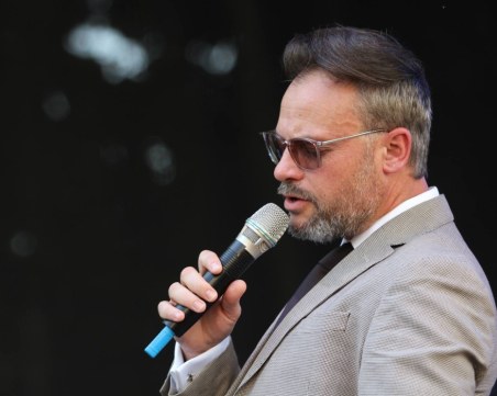 Джаз музикантът Петър Салчев представя „линиите на живота