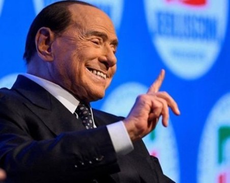 Оправдаха Берлускони по обвинение за подкупване на свидетели
