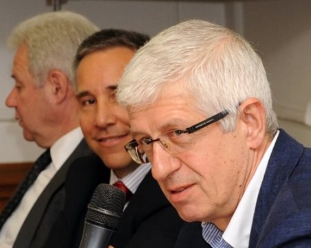 Прокуратурата: Румен Овчаров е обвинен за корупция и шпионаж в полза на Русия