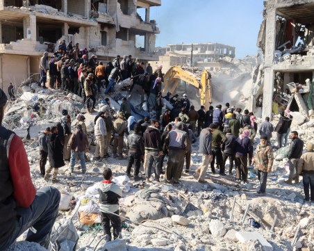 Румъния изпраща три самолета с помощи за пострадалите в Турция и Сирия след земетресенията