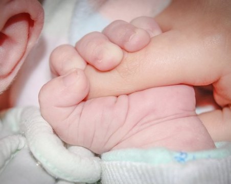 Смърт на родилка и бебе потресе Луковит