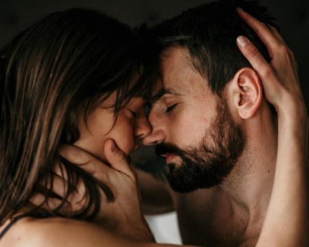 Това е най-добрата секс поза за жените