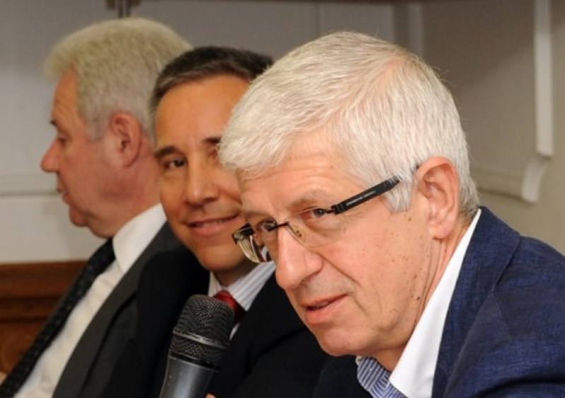 Прокуратурата: Румен Овчаров е обвинен за корупция и шпионаж в полза на Русия