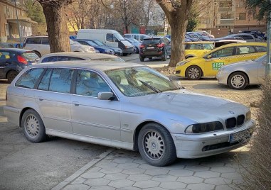 Врачанско БМВ подразни пловдивчанин с паркирането си пише  В близост