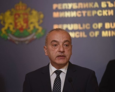 Оперираха премиера Гълъб Донев, Лазар Лазаров поема поста му