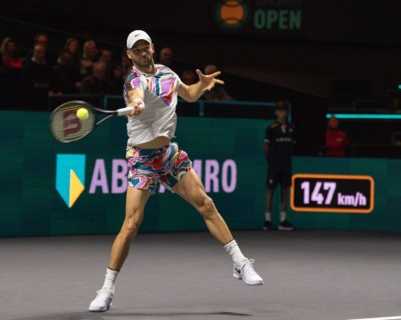 Страхотен Григор Димитров спаси два мачбола и е на полуфинал в Ротердам