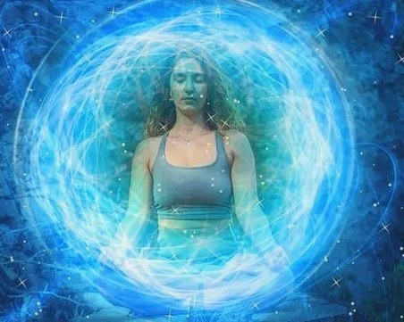 Скритите послания: Имате синя аура! Вижте какво ви носи тя