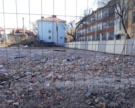 В Тютюневия град кучетата си лаят, собствениците - събарят! Още един склад изчезна