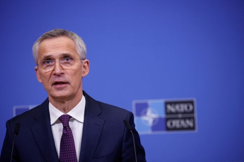 Генералният секретар на НАТО Йенс Столтенберг заяви днес, че продължава