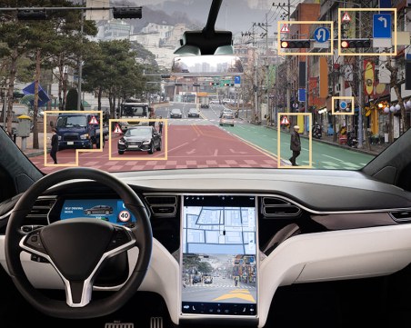 Над 360 000 автомобила на Tesla са опасни на пътя
